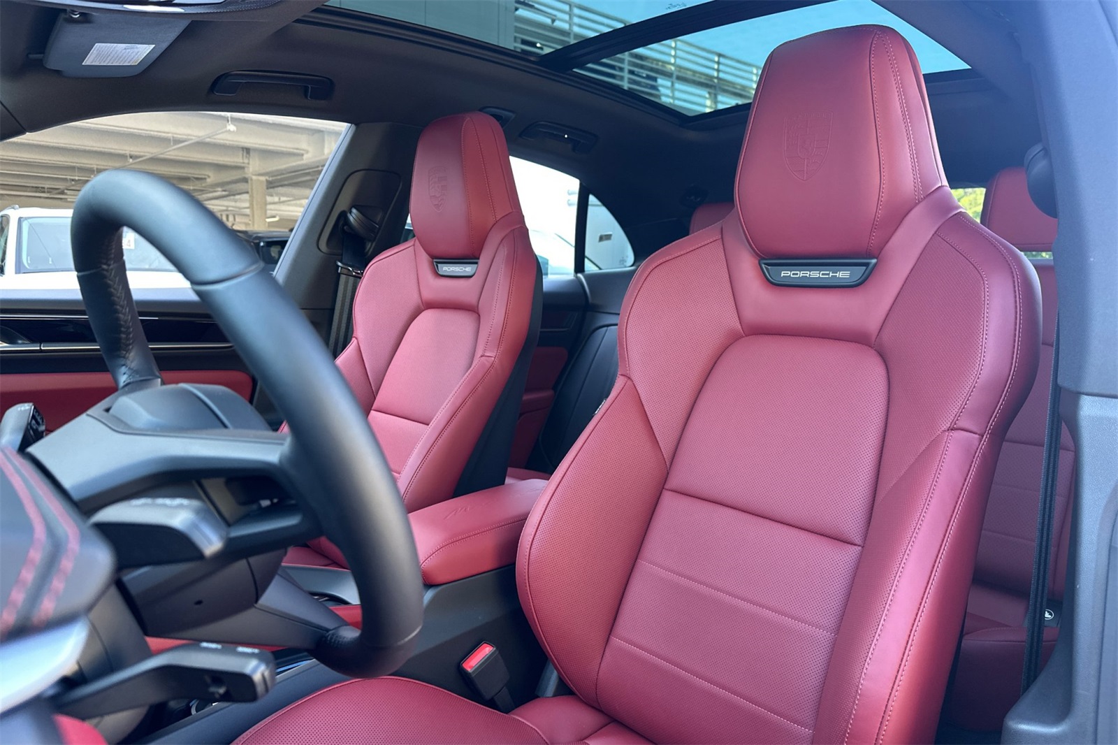2025 Porsche Macan Electric photo 5