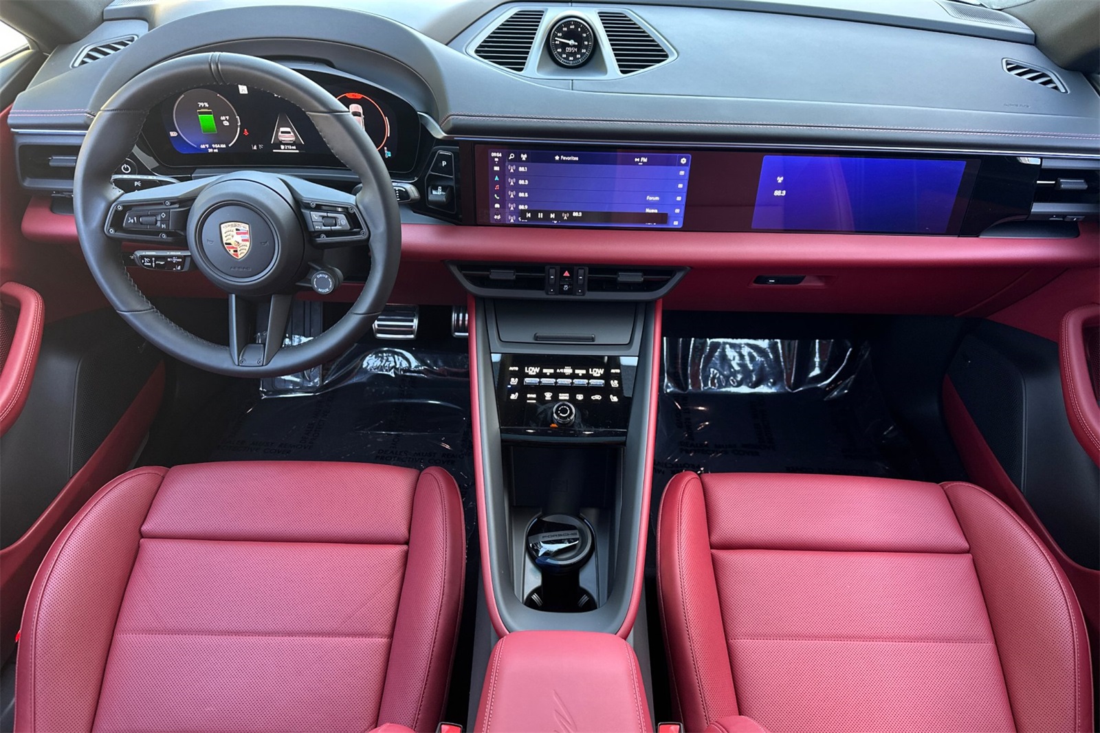 2025 Porsche Macan Electric photo 6