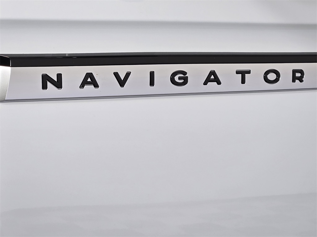 new 2025 Lincoln Navigator L car, priced at $106,773