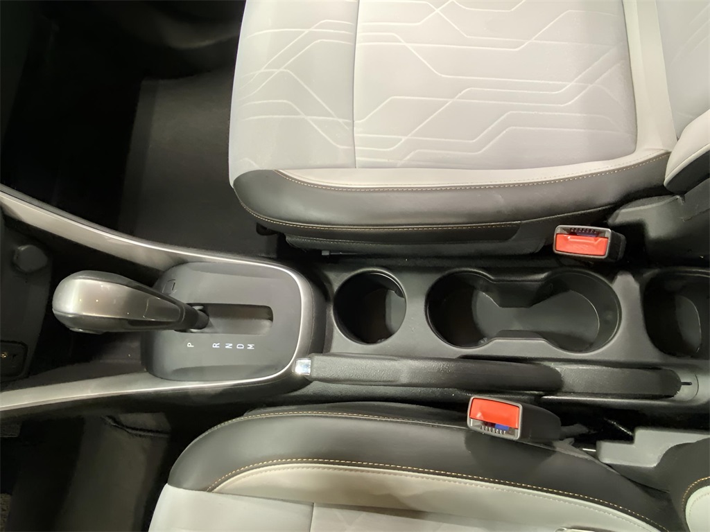 2022 Chevrolet Trax LT photo 2