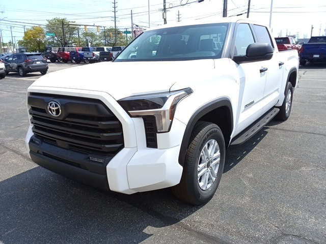2024 Toyota Tundra SR5's photo