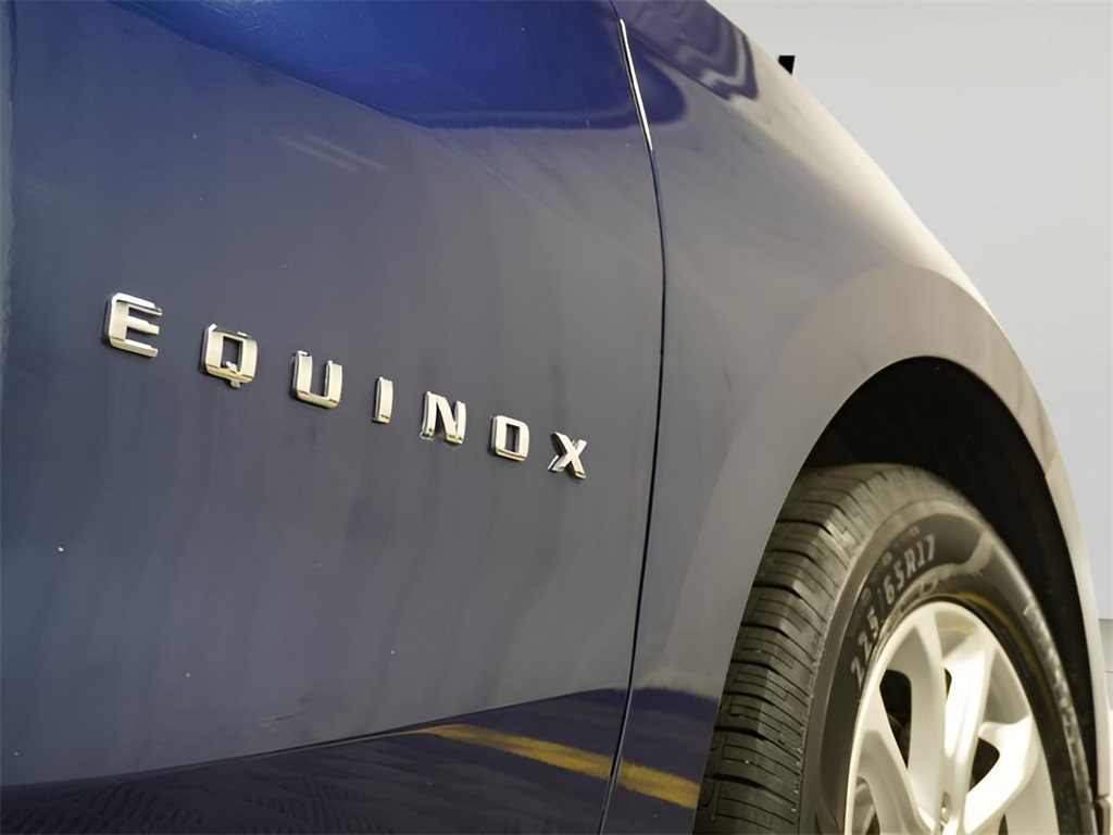 2019 Chevrolet Equinox LT photo 2