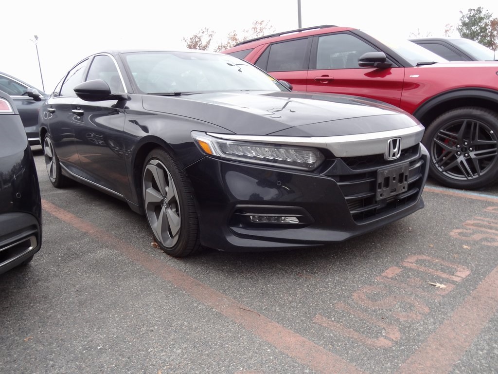 2018 Honda Accord Touring's photo