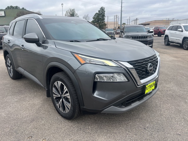 2023 Nissan Rogue SV's photo