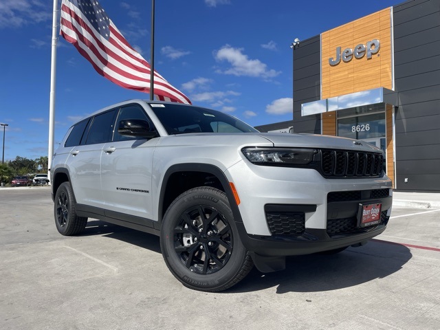 2025 Jeep Grand Cherokee L Altitude's photo