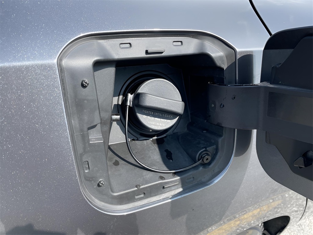 2024 Nissan Sentra SV photo 2