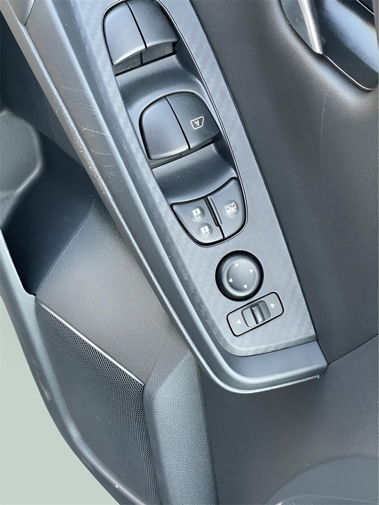 2024 Nissan Sentra SV photo 3