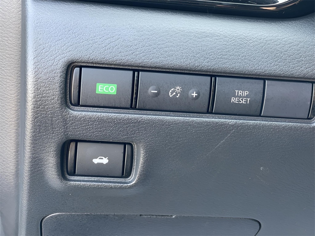 2024 Nissan Sentra SV photo 4