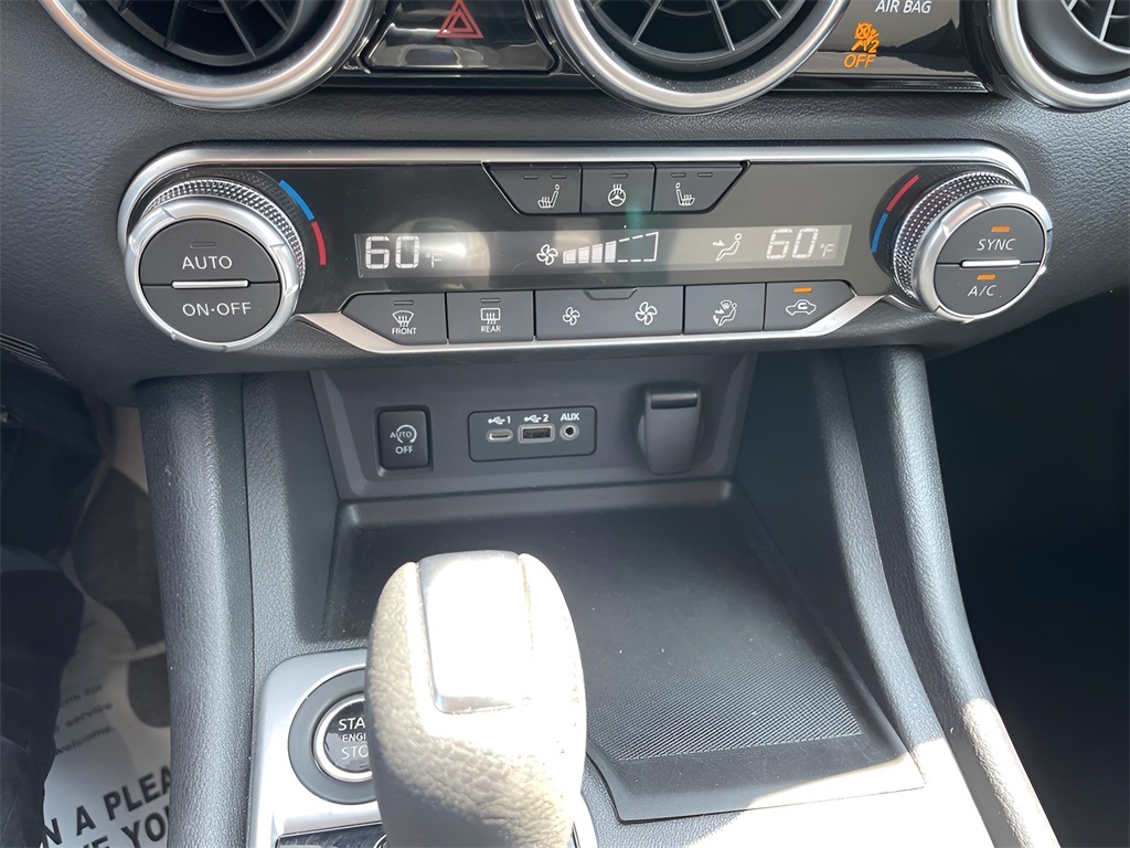 2024 Nissan Sentra SV photo 8