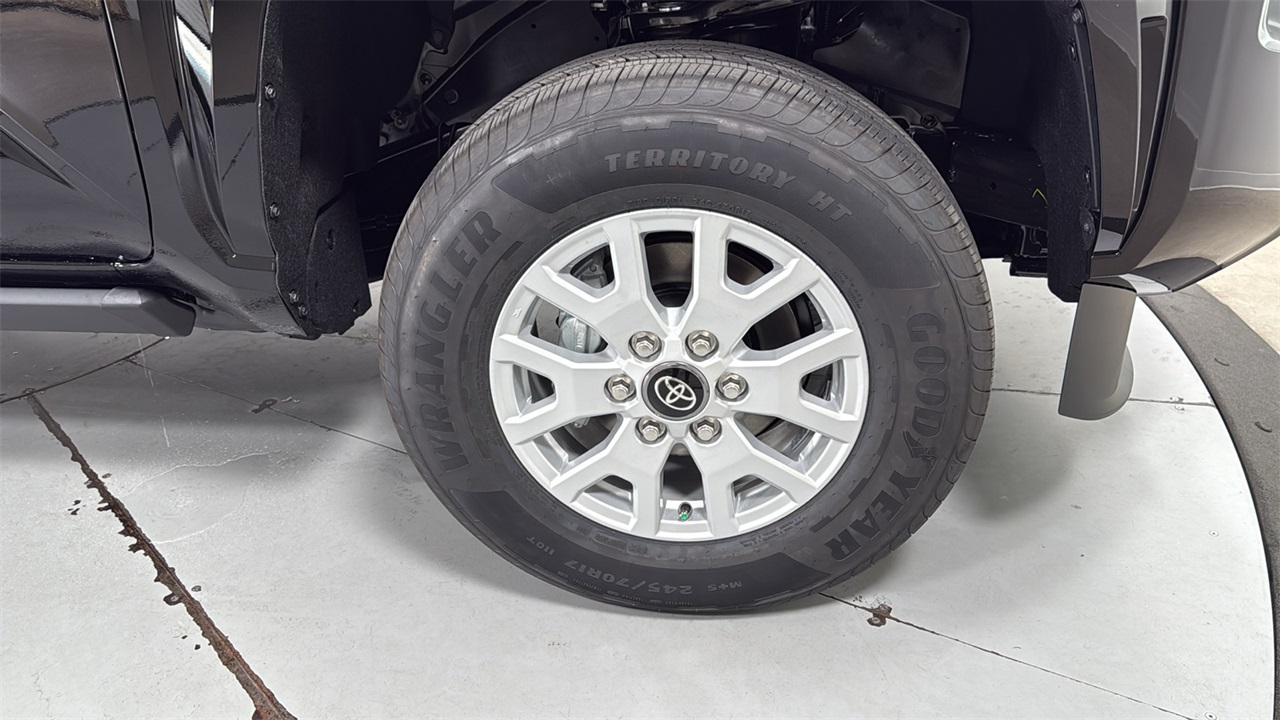 2025 Toyota Tacoma SR Double Cab photo 18