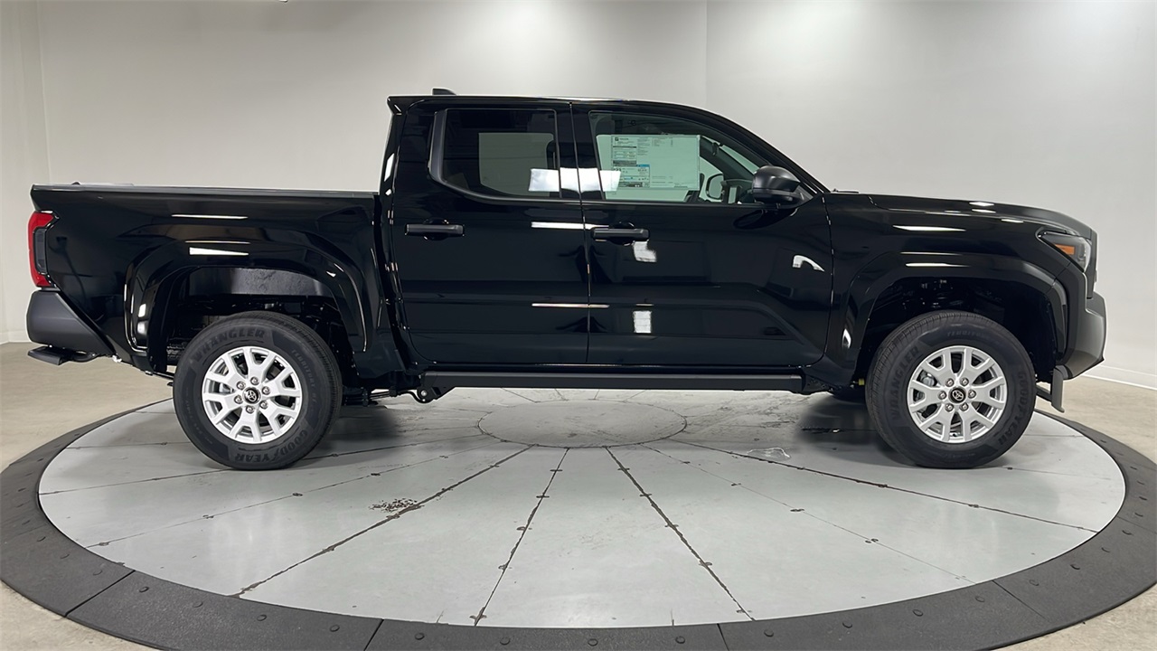 2025 Toyota Tacoma SR Double Cab photo 4