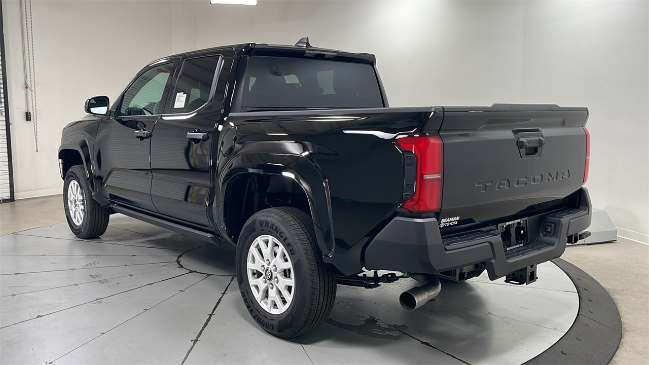 2025 Toyota Tacoma SR Double Cab photo 5