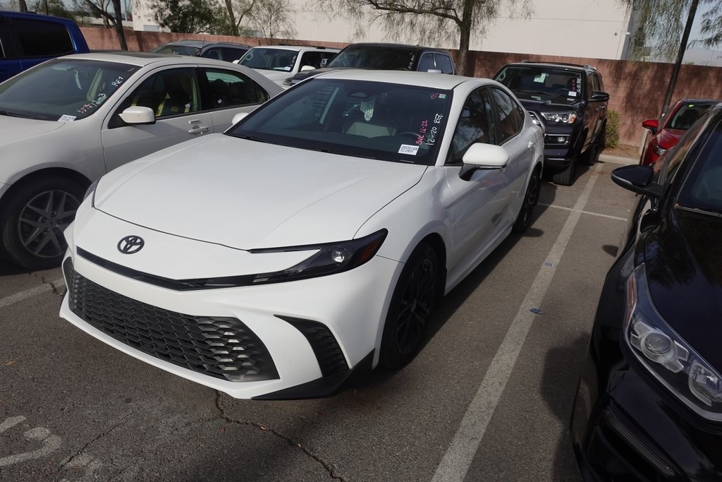 2025 Toyota Camry SE