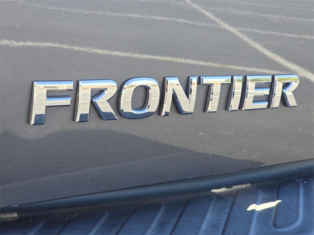 2019 Nissan Frontier SV photo 9