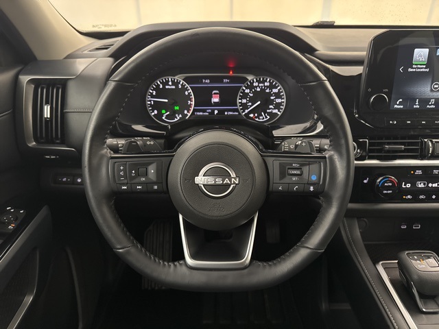 2022 Pearl White Tricoat Nissan Pathfinder SL 4X4 SUV