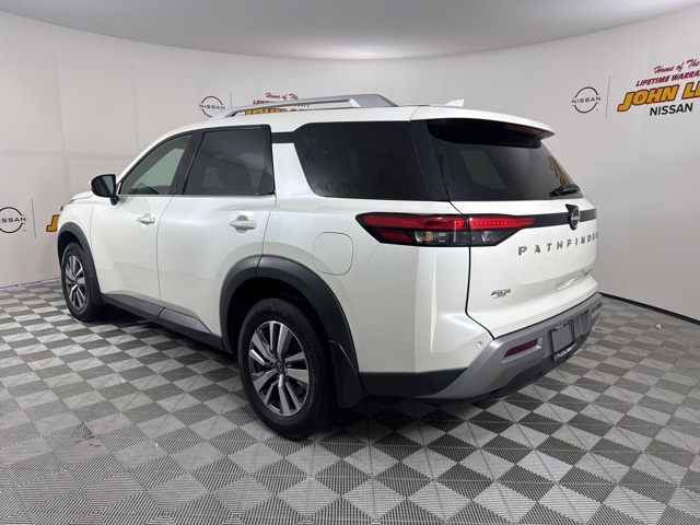 2022 Pearl White Tricoat Nissan Pathfinder SL 4X4 SUV