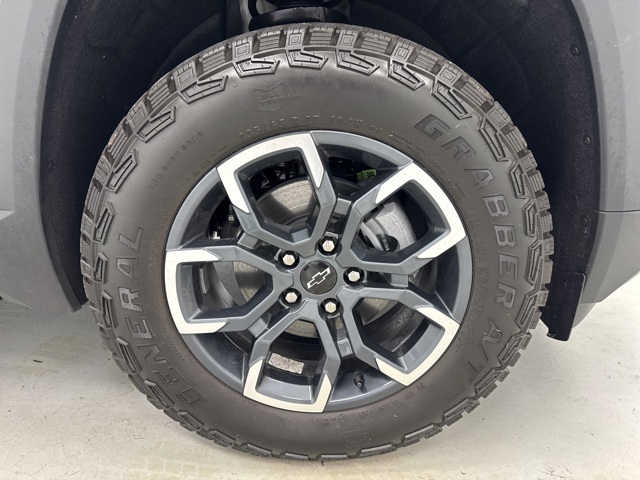 new 2026 Chevrolet Equinox car, priced at $32,875