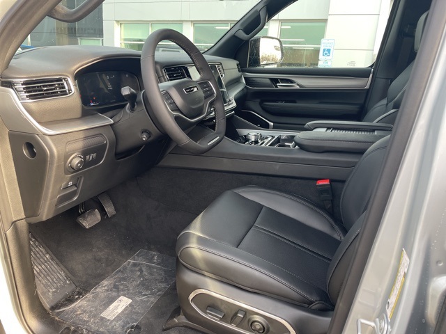 2025 Jeep Wagoneer Series II Carbide photo 15