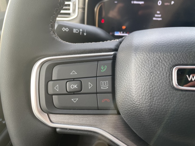 2025 Jeep Wagoneer Series II Carbide photo 19