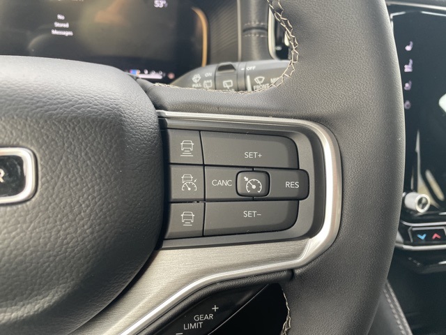 2025 Jeep Wagoneer Series II Carbide photo 20