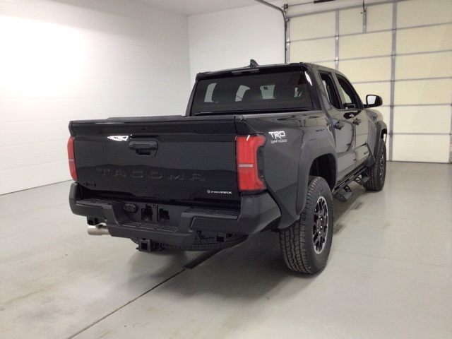 2025 Toyota Tacoma TRD Off-Road Double Cab photo 3