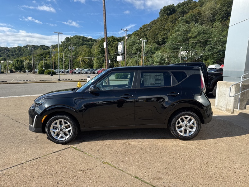 2025 Kia Soul S photo 2
