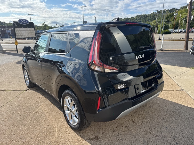 2025 Kia Soul S photo 3