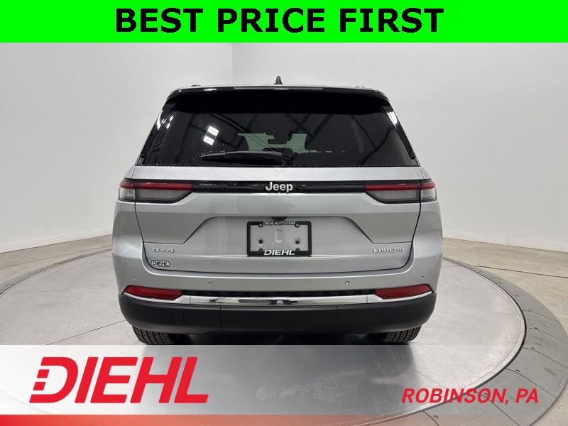 2025 Jeep Grand Cherokee Laredo photo 3