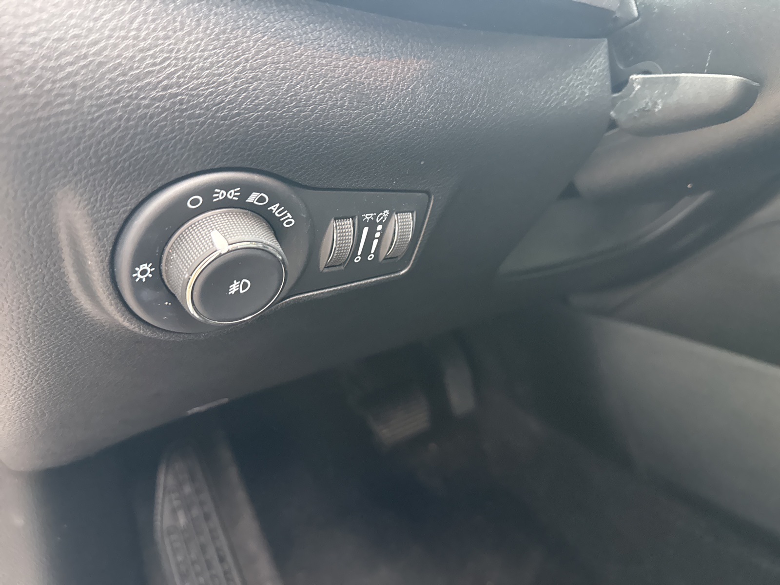 2022 Bright White Clearcoat Jeep Compass Limited 4X4 SUV