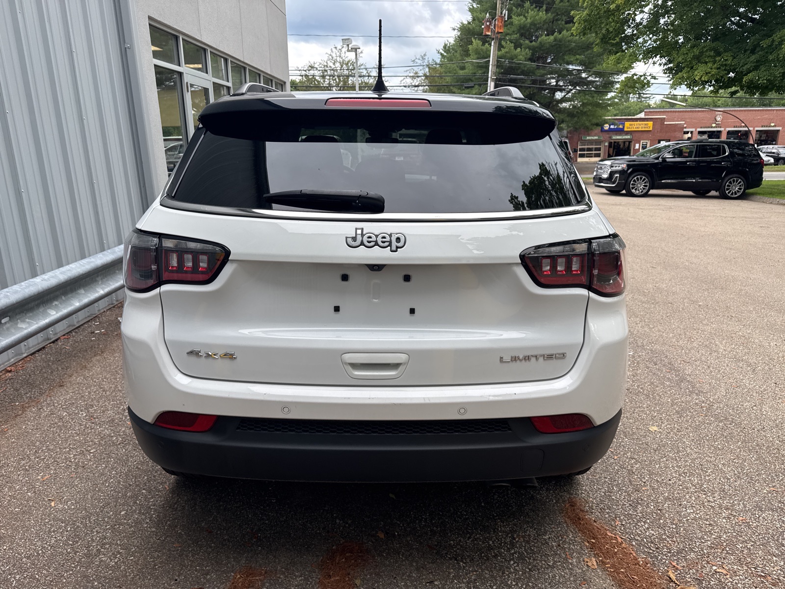 2022 Bright White Clearcoat Jeep Compass Limited 4X4 SUV