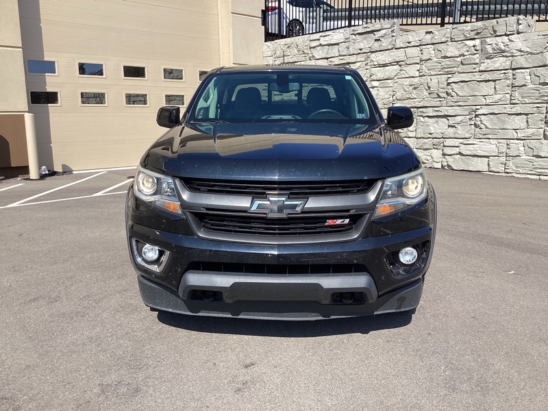 2017 Chevrolet Colorado Z71 photo 2