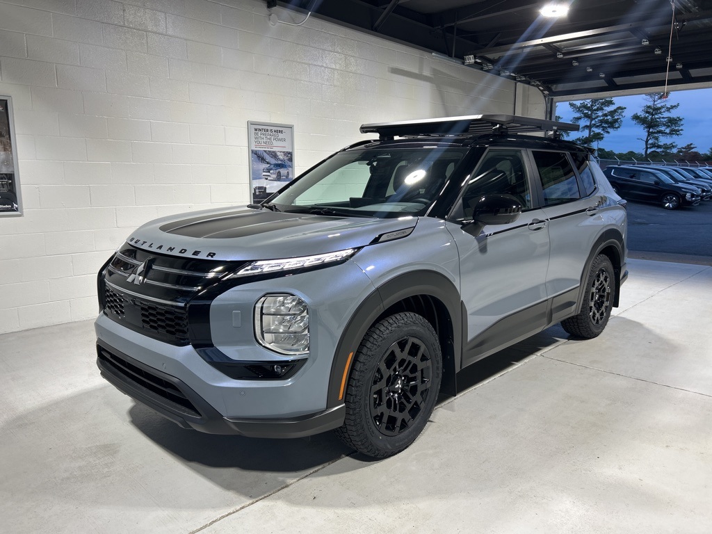 2025 Mitsubishi Outlander Trail Edition's photo
