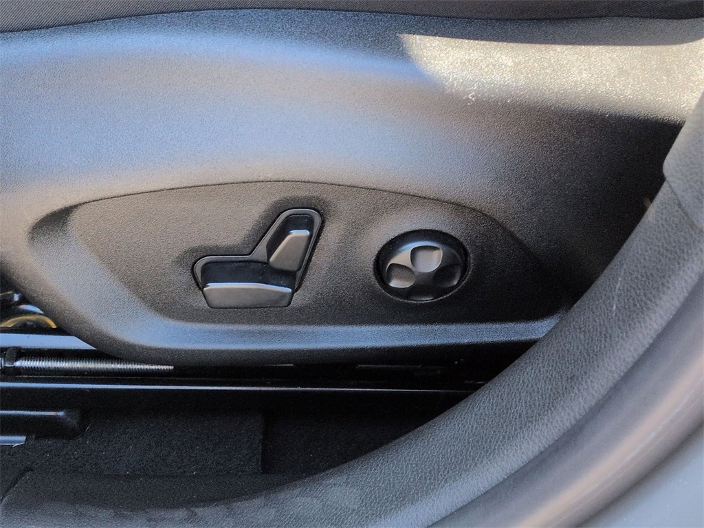 2020 Jeep Renegade Limited photo 11