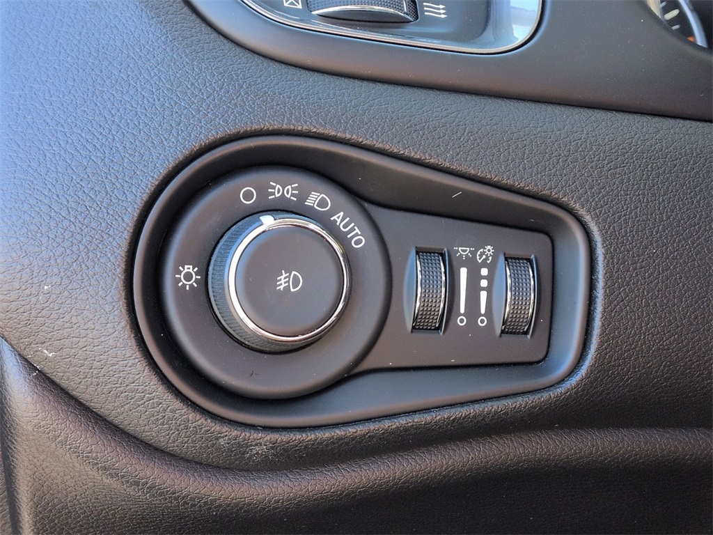 2020 Jeep Renegade Limited photo 26