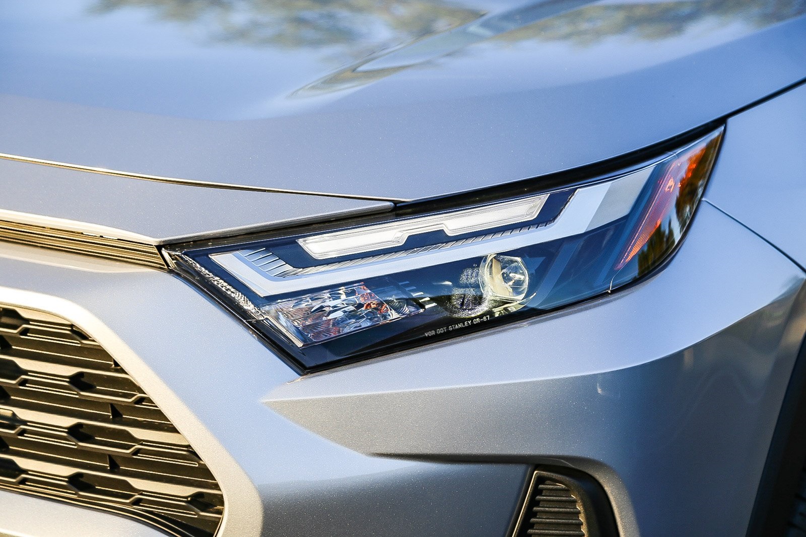 2025 Toyota RAV4 LE photo 4