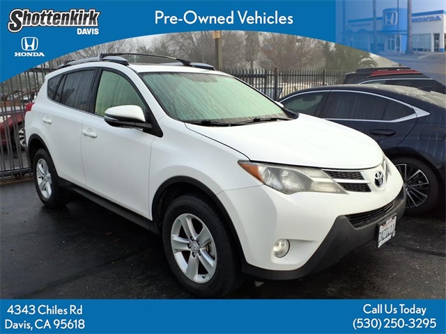 2013 Toyota RAV4 XLE's photo