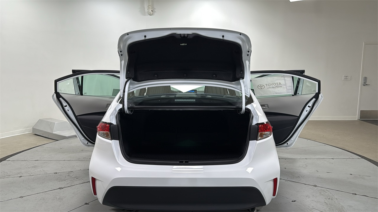 2026 Toyota Corolla LE photo 15