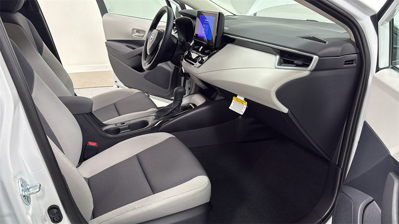 2026 Toyota Corolla LE photo 17