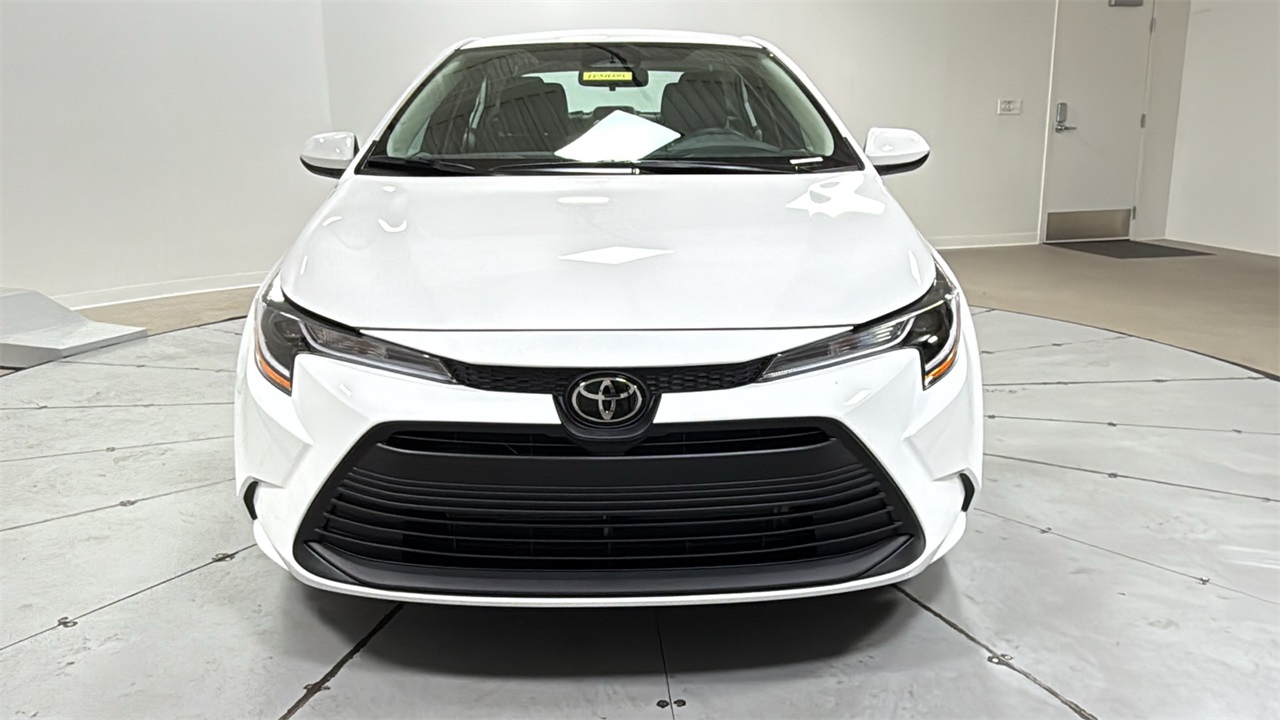 2026 Toyota Corolla LE photo 2
