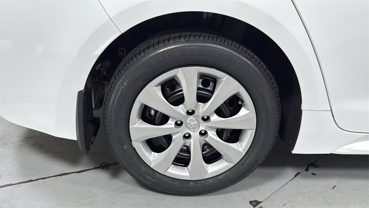 2026 Toyota Corolla LE photo 21