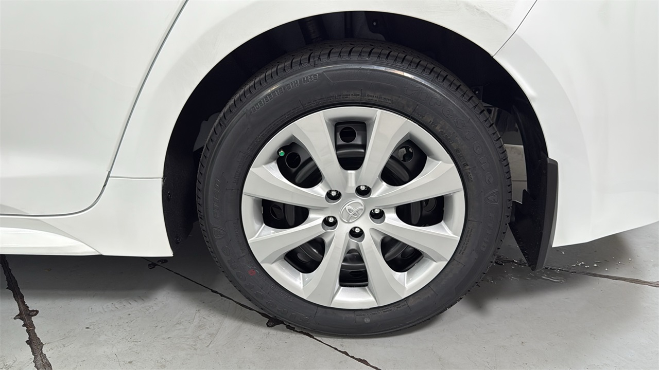 2026 Toyota Corolla LE photo 22