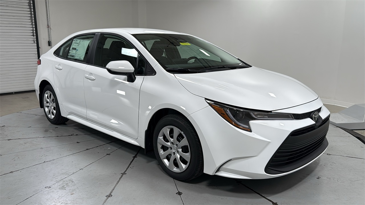 2026 Toyota Corolla LE photo 3