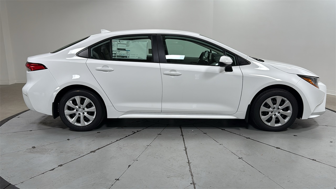 2026 Toyota Corolla LE photo 6