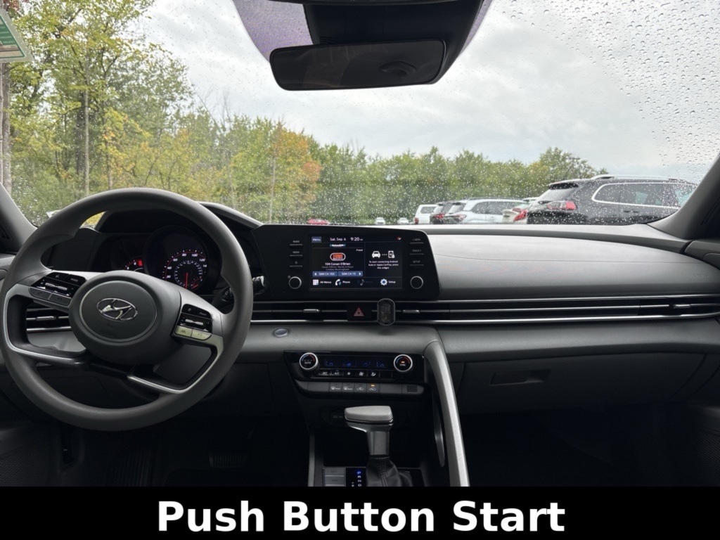 2023 Hyundai Elantra SEL photo 4