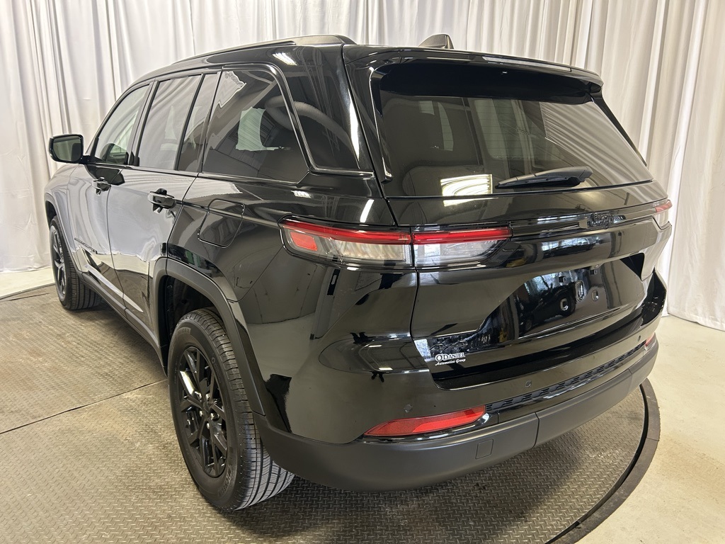 used 2024 Jeep Grand Cherokee car, priced at $33,846
