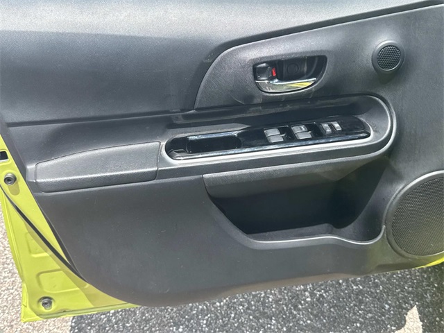 2015 Toyota Prius C Four photo 13