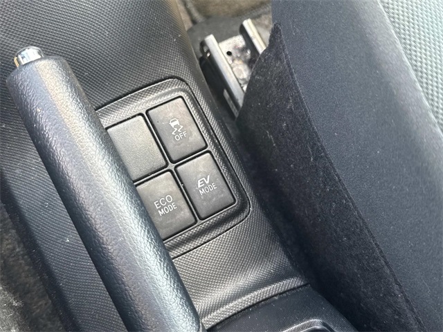 2015 Toyota Prius C Four photo 19