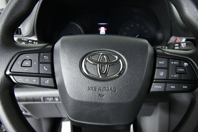 2024 Toyota Sienna LE photo 2