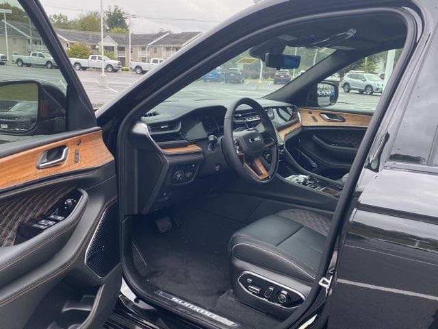 new 2024 Jeep Grand Cherokee car, priced at $76,923