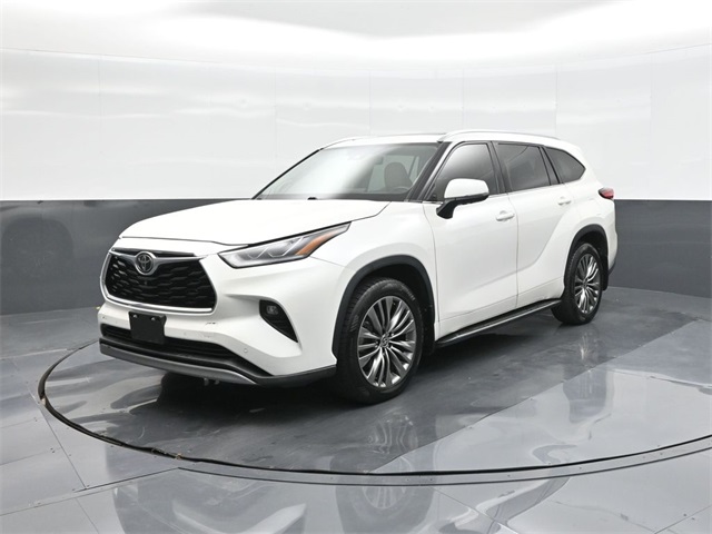 2021 Toyota Highlander Platinum's photo
